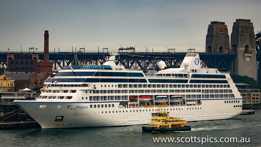 Oceania Cruises MS Insignia arrived at Circular Quay early this morning.